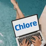 femme recherche chlore sur Google