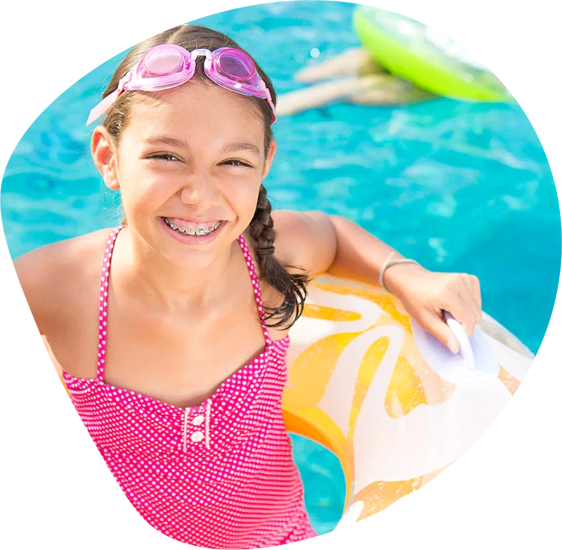 savoir-plus-fille-bouee fille piscine bouée